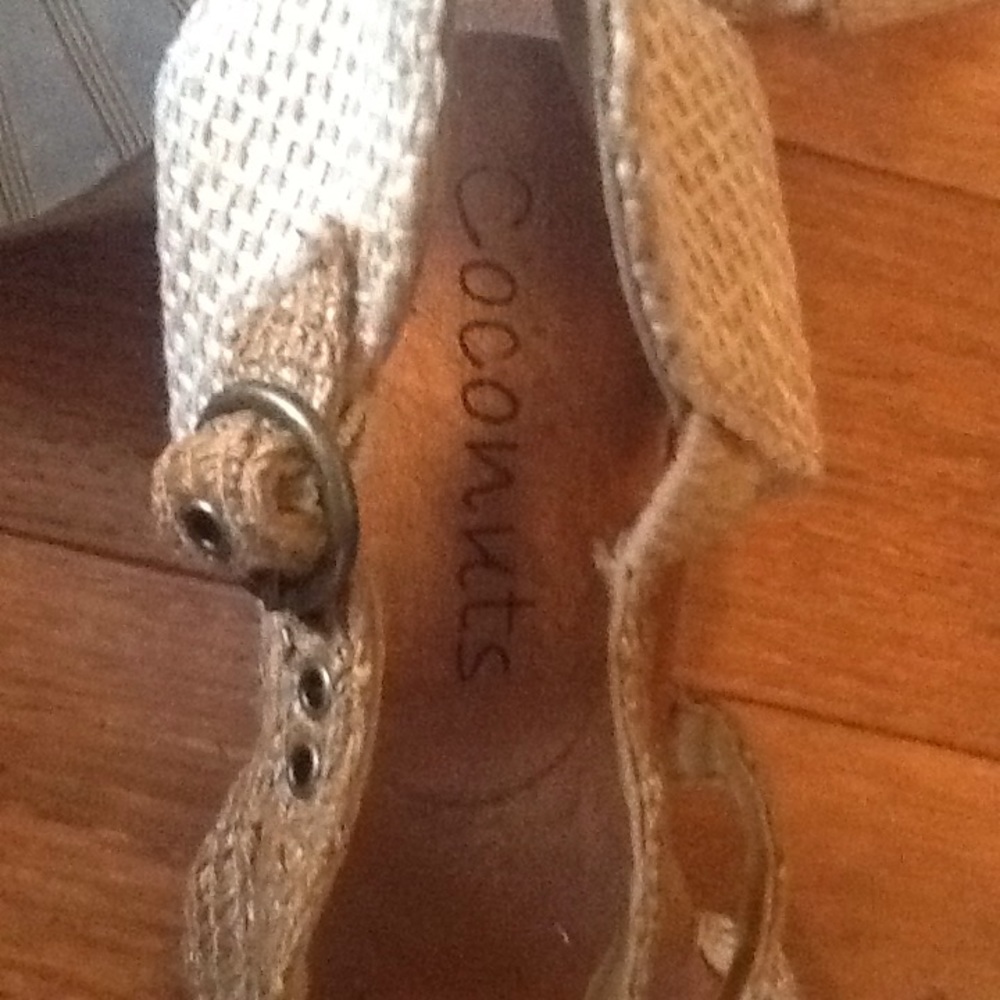 Shoes - Picture 4 of 4